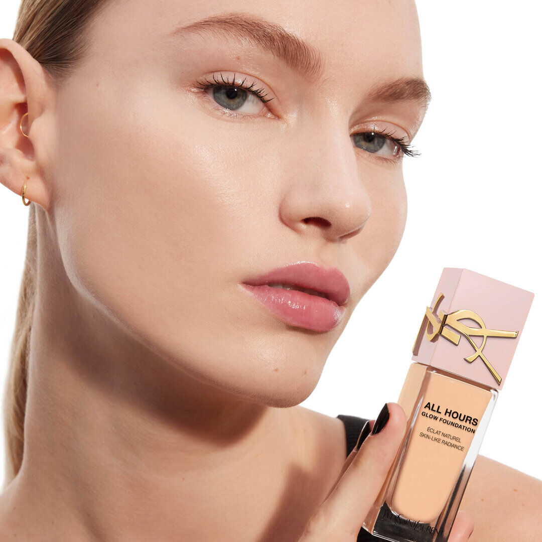 รองพื้น ALL HOURS GLOW FOUNDATION