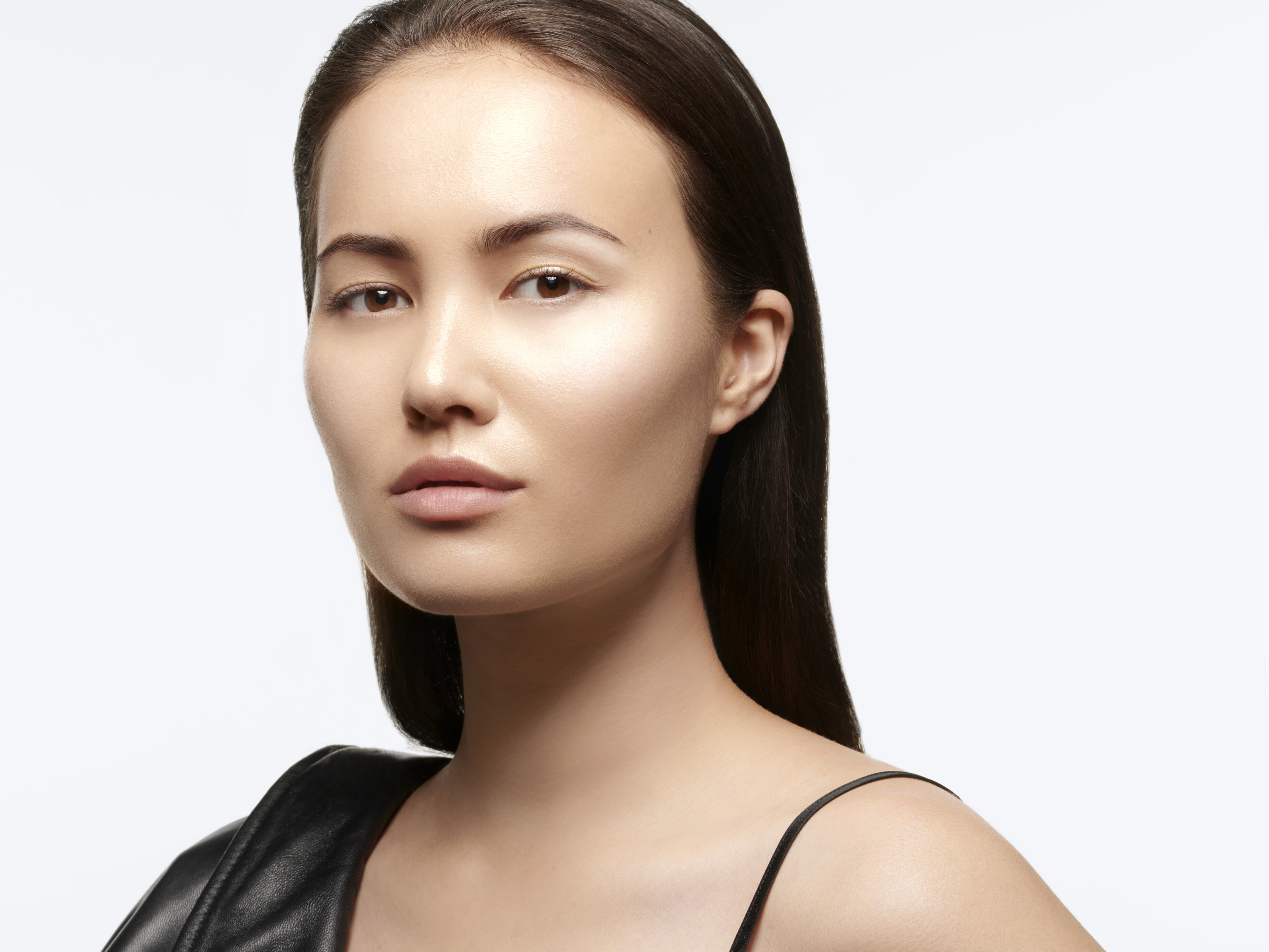 คุชชั่น TOUCHE ECLAT GLOW PACT CUSHION