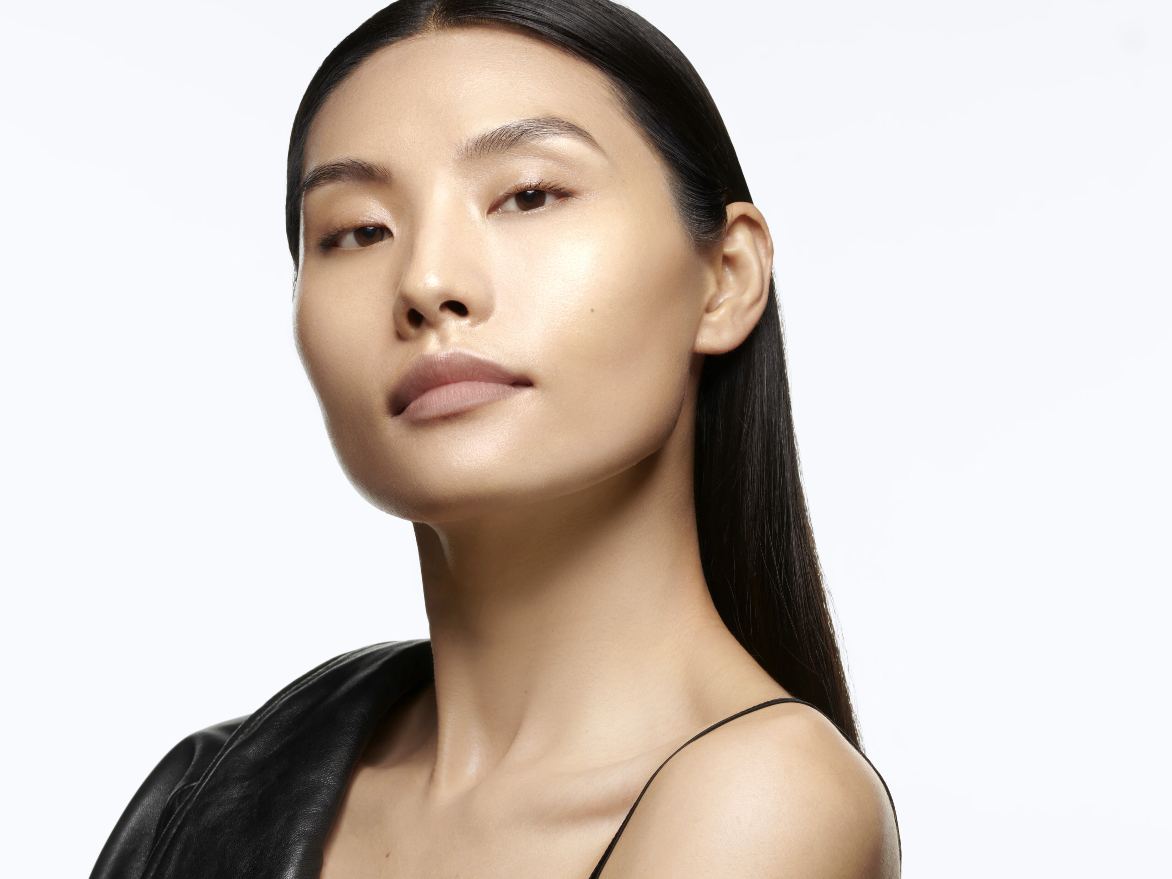 คุชชั่น TOUCHE ECLAT GLOW PACT CUSHION