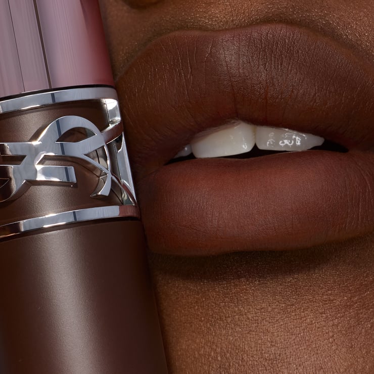 Macro close-up of blurred lips showcasing
the soft-focus and weightless finish of YSL
LOVENUDE LIP STAIN.